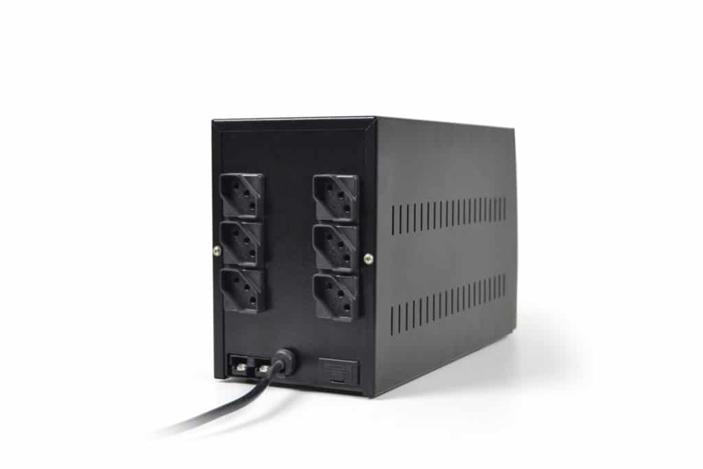 NOBREAK TS SHARA 1400VA UPS COMPACT PRO UNIVERSAL BIVOLT 2BS 7AH